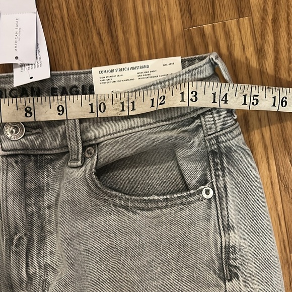 NWT American Eagle Gray Distressed Straignt Mom High Rise Jeans SZ 4 - Picture 7 of 13